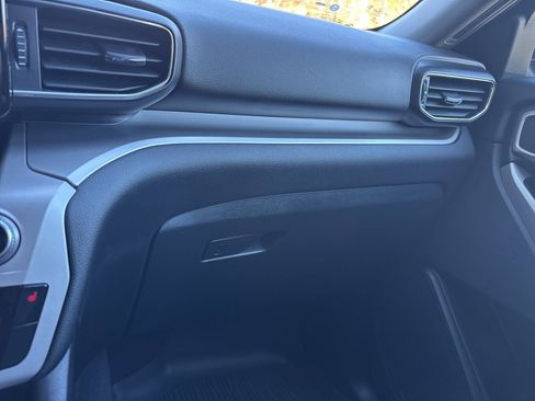 Certified 2022 Ford Explorer XLT w/ Equipment Group 202A image 37