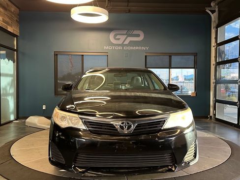 Used 2014 Toyota Camry LE FWD image 8
