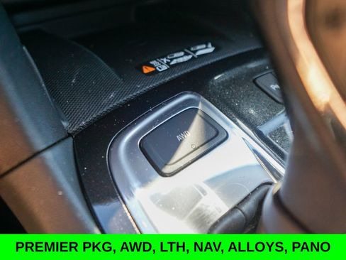 Used 2023 Chevrolet Equinox Premier image 29