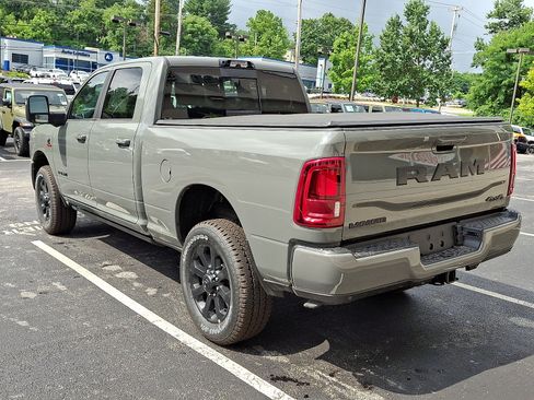 New 2026 RAM 2500 Laramie AWD/4WD image 4