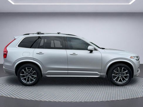 Used 2016 Volvo XC90 T6 Momentum w/ Momentum Plus Package AWD/4WD image 10