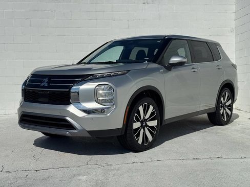 Used 2025 Mitsubishi Outlander SE FWD image 10