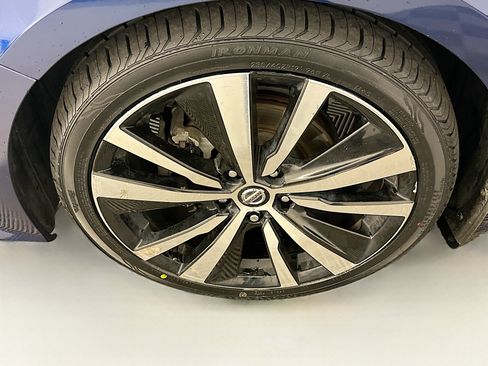 Used 2019 Nissan Altima 2.5 SR w/ SR Premium Package image 11