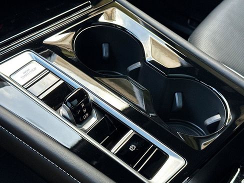 Used 2024 Volkswagen Atlas Cross Sport SEL Premium R-Line image 25