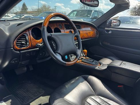 Used 2000 Jaguar XK8 Convertible RWD image 13