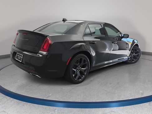 Used 2021 Chrysler 300 S w/ S Model Appearance Package RWD image 5