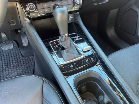 Used 2024 Jeep Compass Trailhawk image 11