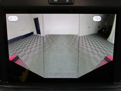 Used 2025 Ford F450 Platinum w/ FX4 Off-Road Package image 18