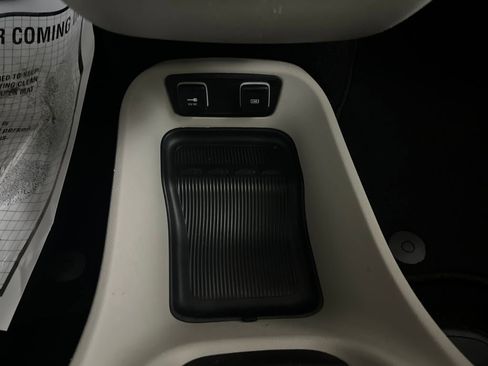 Used 2017 Chrysler Pacifica Touring-L image 74