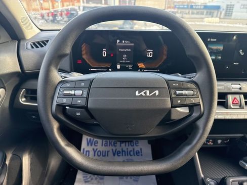 New 2025 Kia K4 LXS image 23