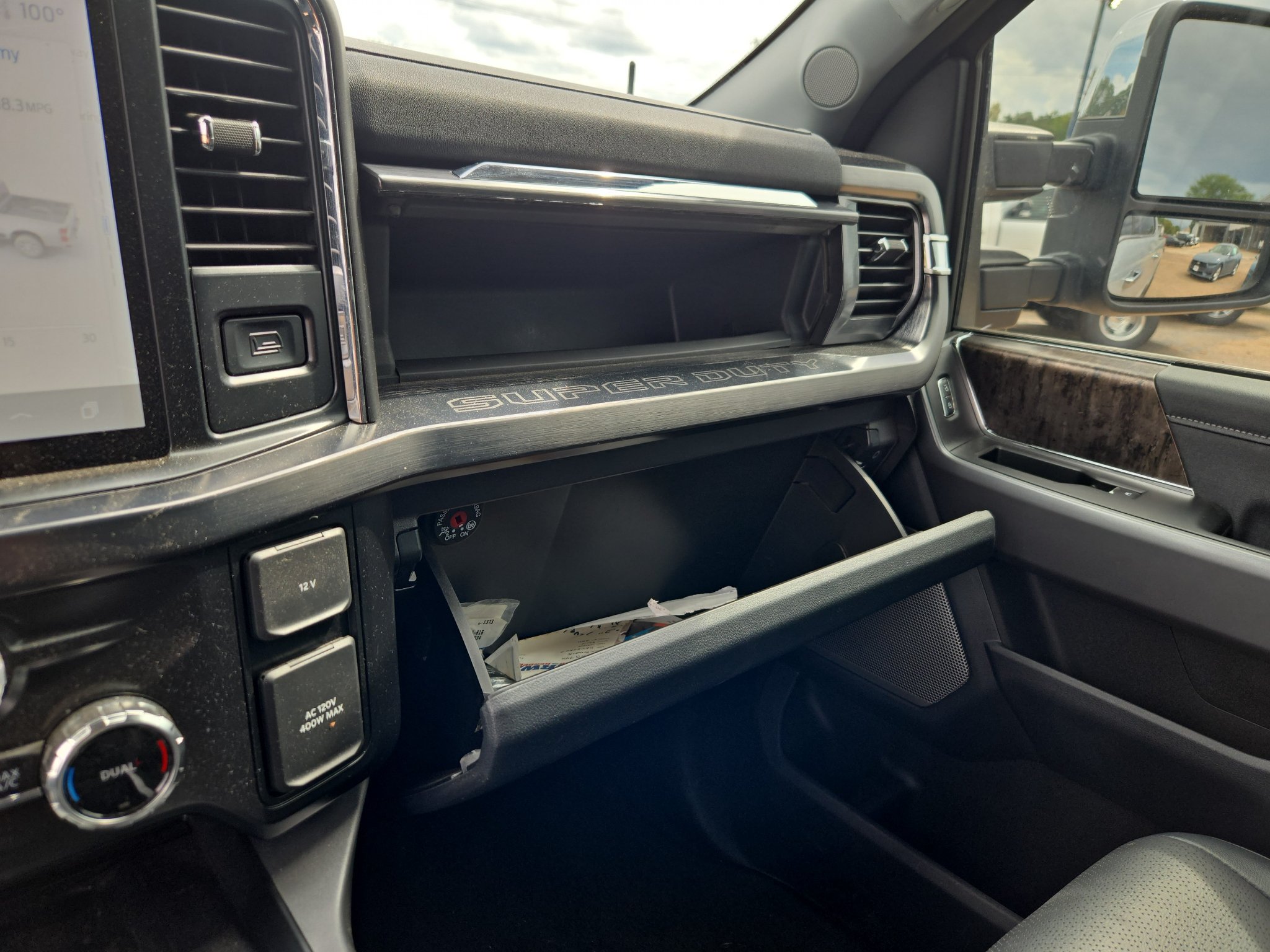 Used 2025 Ford F250 Lariat w/ Lariat Ultimate Package AWD/4WD image 32