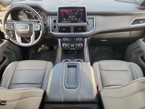 Used 2021 GMC Yukon XL SLT w/ Rear Media and Nav Package image 14