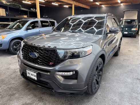Used 2020 Ford Explorer ST w/ ST Street Pack image 6