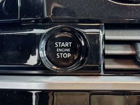 New 2025 Nissan Pathfinder SV image 19