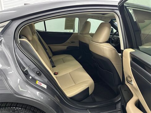 Used 2019 Lexus ES 350 image 16