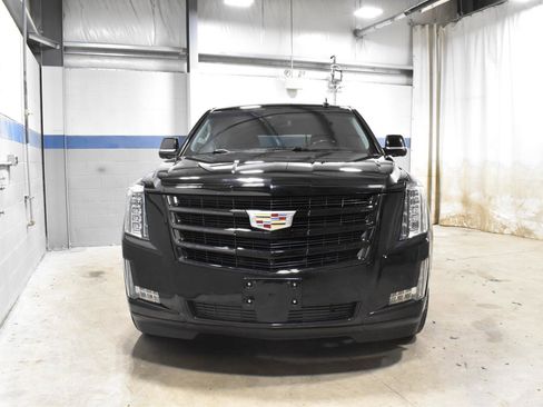 Used 2019 Cadillac Escalade Premium Luxury image 34