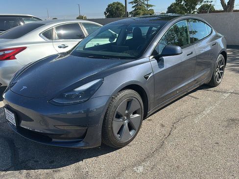 Used 2022 Tesla Model 3 RWD image 2