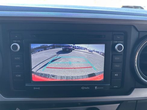 Used 2017 Toyota Tacoma SR5 image 21