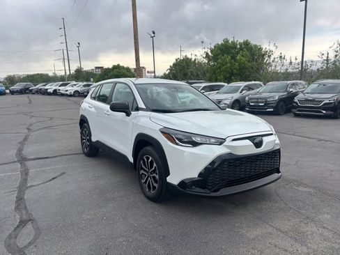 Used 2023 Toyota Corolla Cross AWD Hybrid image 3