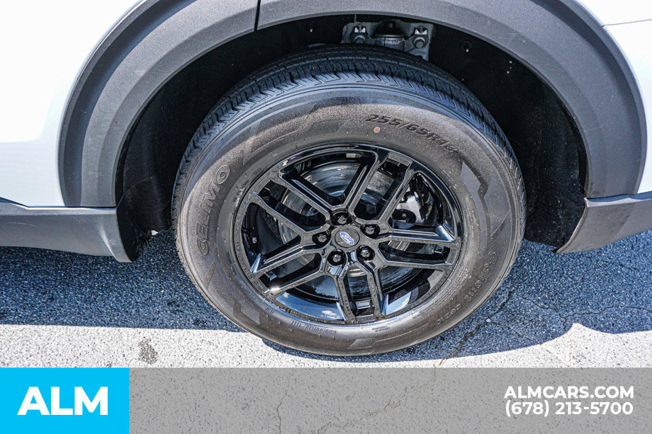 Used 2025 Ford Explorer Active RWD image 16