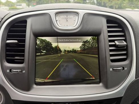 Used 2023 Chrysler 300 Touring w/ Sport Appearance Package RWD image 18