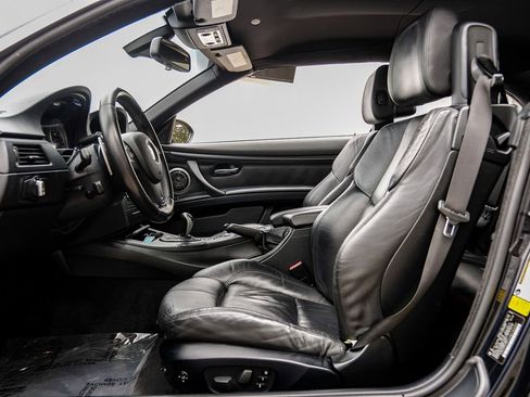 Used 2011 BMW M3 Convertible RWD image 5