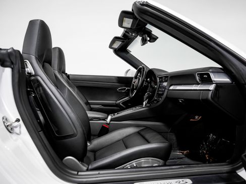 Used 2017 Porsche 911 Carrera 4S image 28
