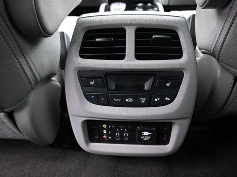 Used 2016 Honda Pilot Elite image 37