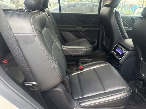 Used 2025 Lincoln Aviator 2WD w/ Equipment Group 101A image 7