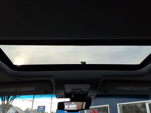 Used 2016 GMC Yukon XL SLT image 29