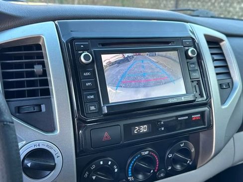 Used 2014 Toyota Tacoma 4x4 Double Cab w/ TRD Sport Package image 18