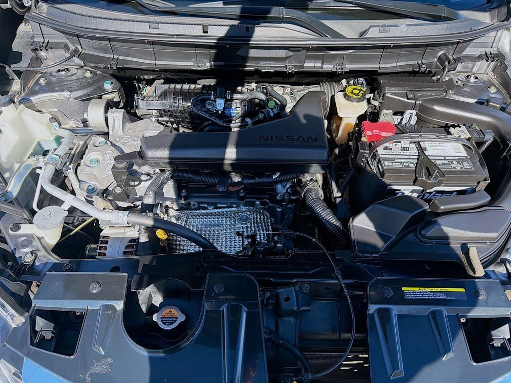 Used 2017 Nissan Rogue SV FWD image 28