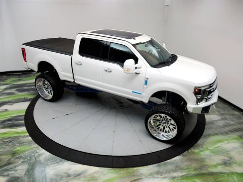 Used 2017 Ford F250 Platinum w/ Platinum Ultimate Package AWD/4WD image 34
