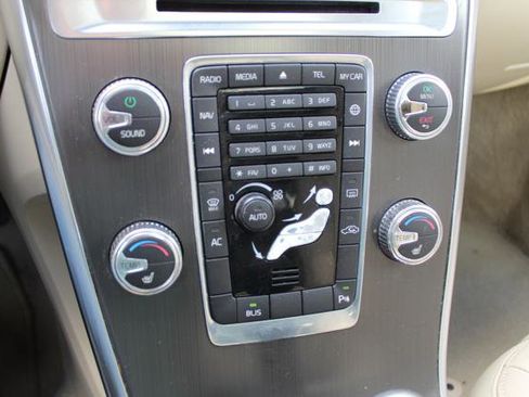 Used 2015 Volvo XC60 T6 image 19