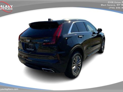 Used 2024 Cadillac XT4 Premium Luxury AWD/4WD image 5