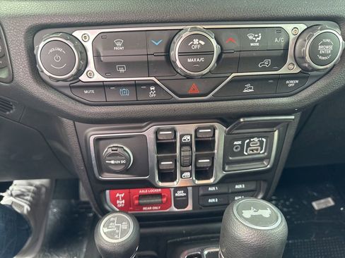 Used 2025 Jeep Wrangler Unlimited Sport S 4xe AWD/4WD image 17
