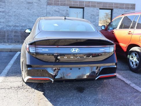 Certified 2024 Hyundai Sonata SEL w/ Convenience Package image 17