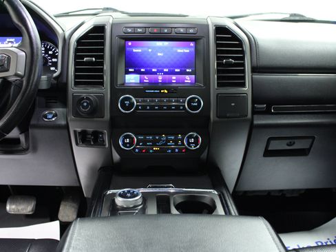 Used 2021 Ford Expedition XLT AWD/4WD image 18