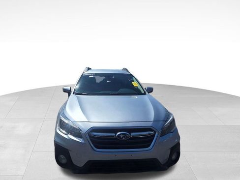 Used 2019 Subaru Outback 3.6R Limited AWD/4WD image 2