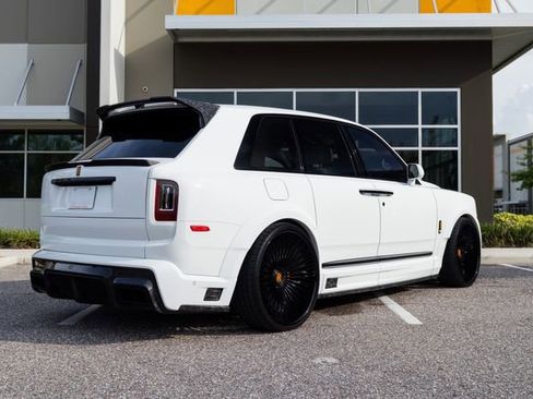 Used 2023 Rolls-Royce Cullinan w/ Cullinan Package image 3