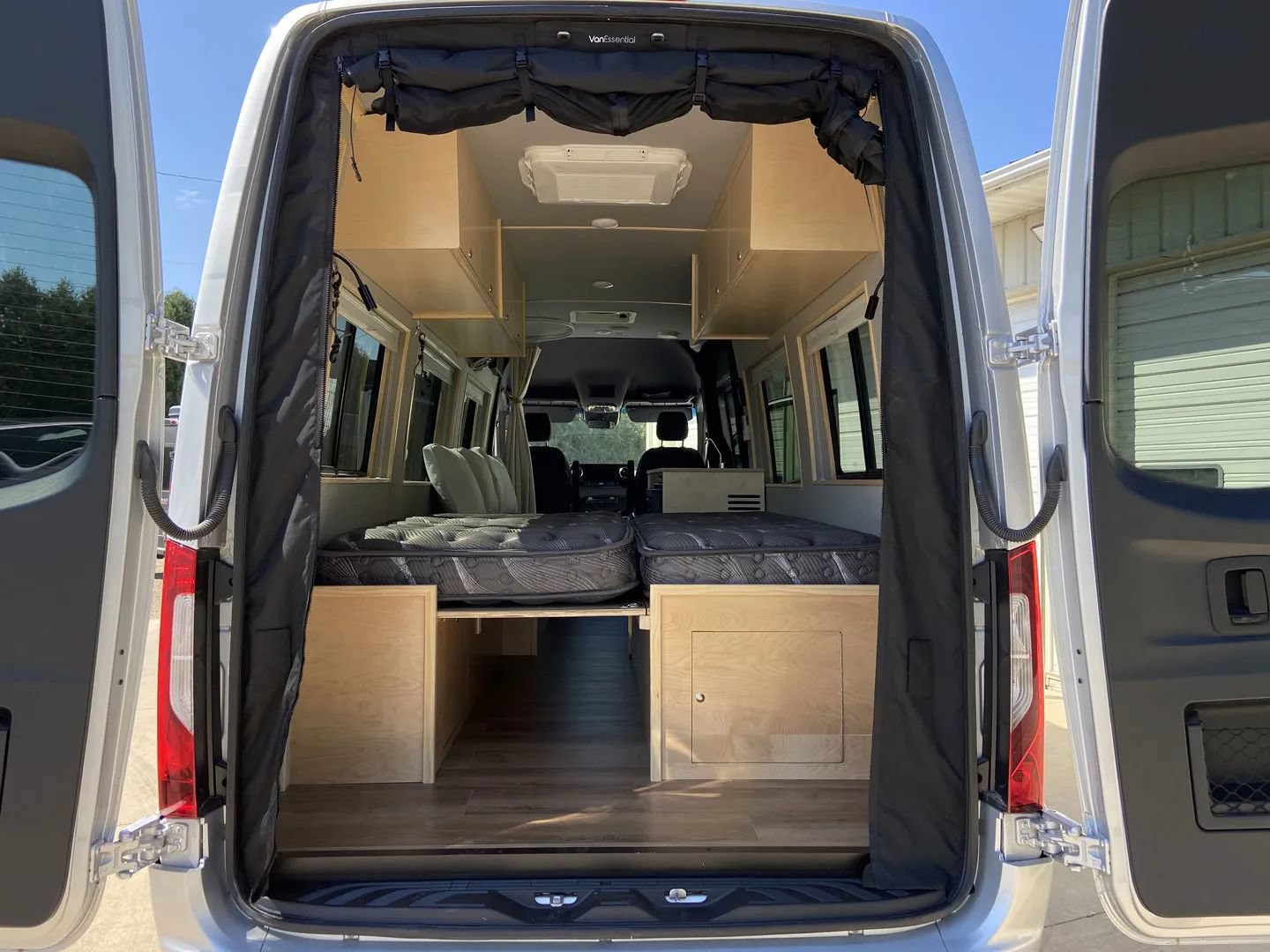 Used 2023 Mercedes-Benz Sprinter 3500 image 31