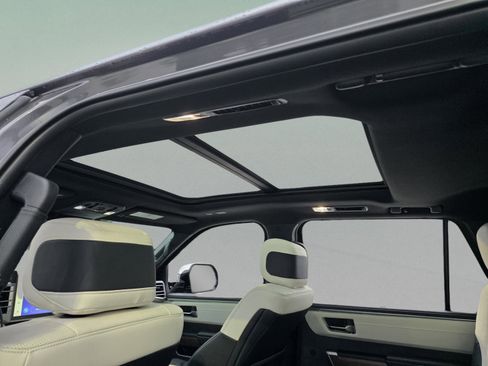 Used 2025 Toyota Sequoia Capstone image 19