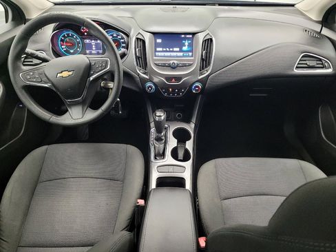Used 2017 Chevrolet Cruze LT FWD image 22