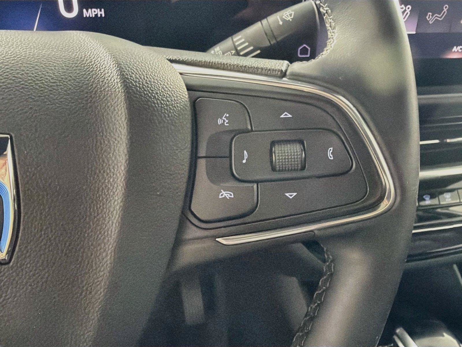 Used 2026 Buick Envista Avenir FWD image 41