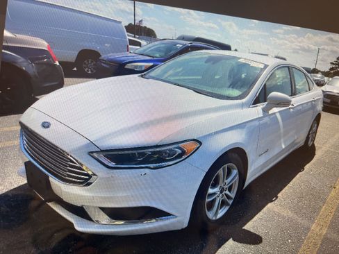 Used 2018 Ford Fusion SE w/ Equipment Group 602A image 14