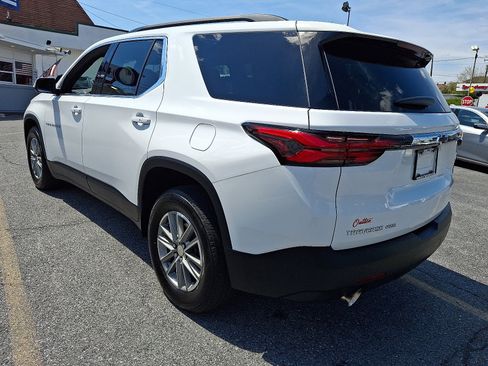 Used 2023 Chevrolet Traverse LT AWD/4WD image 3