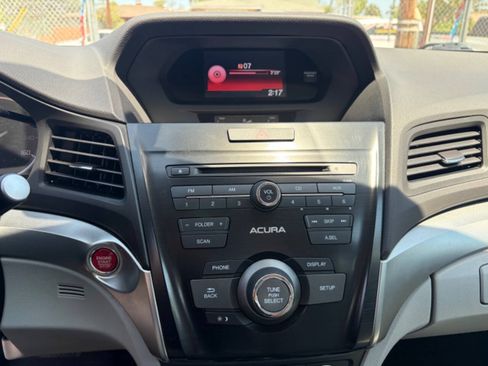 Used 2017 Acura ILX FWD image 13