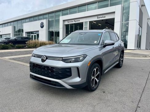 New 2026 Volkswagen Tiguan SE AWD/4WD image 1