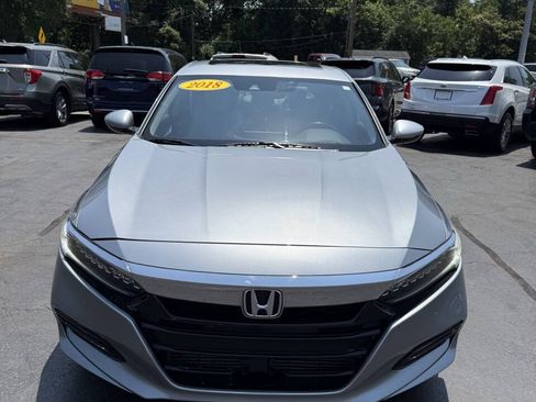 Used 2018 Honda Accord Touring image 3
