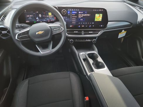 New 2026 Chevrolet Equinox EV LT image 17